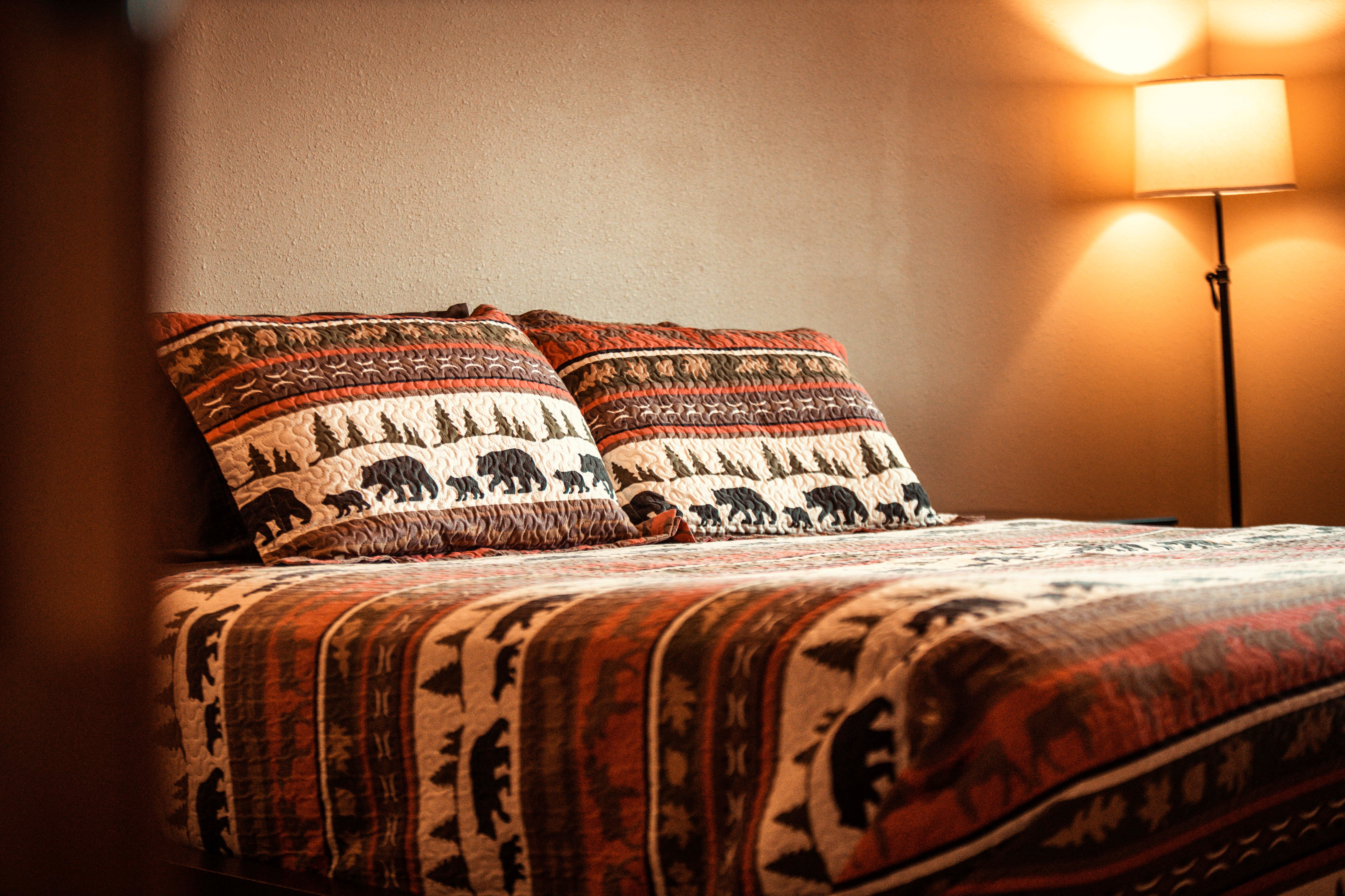 Master king bed