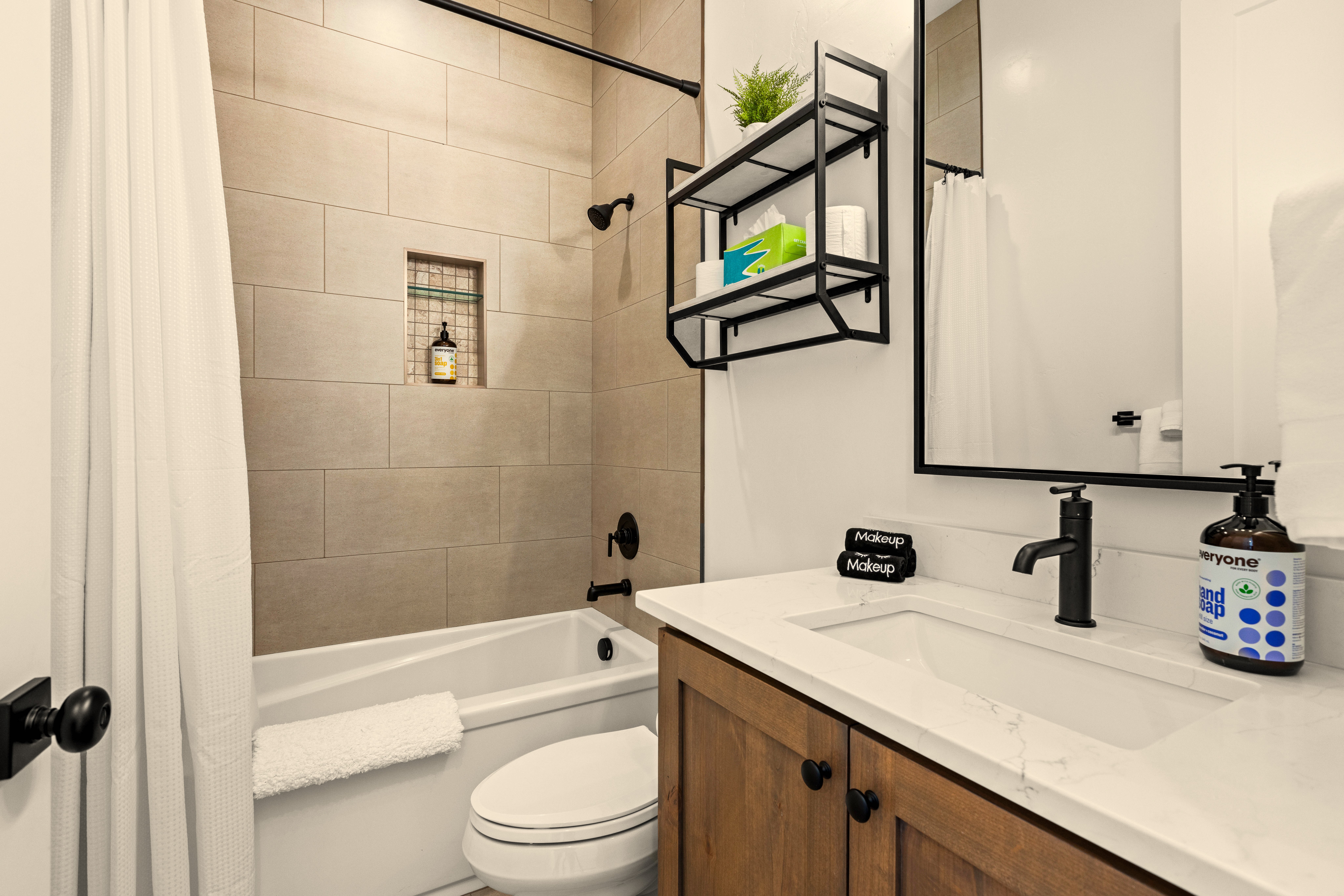 Junior Suite bathroom